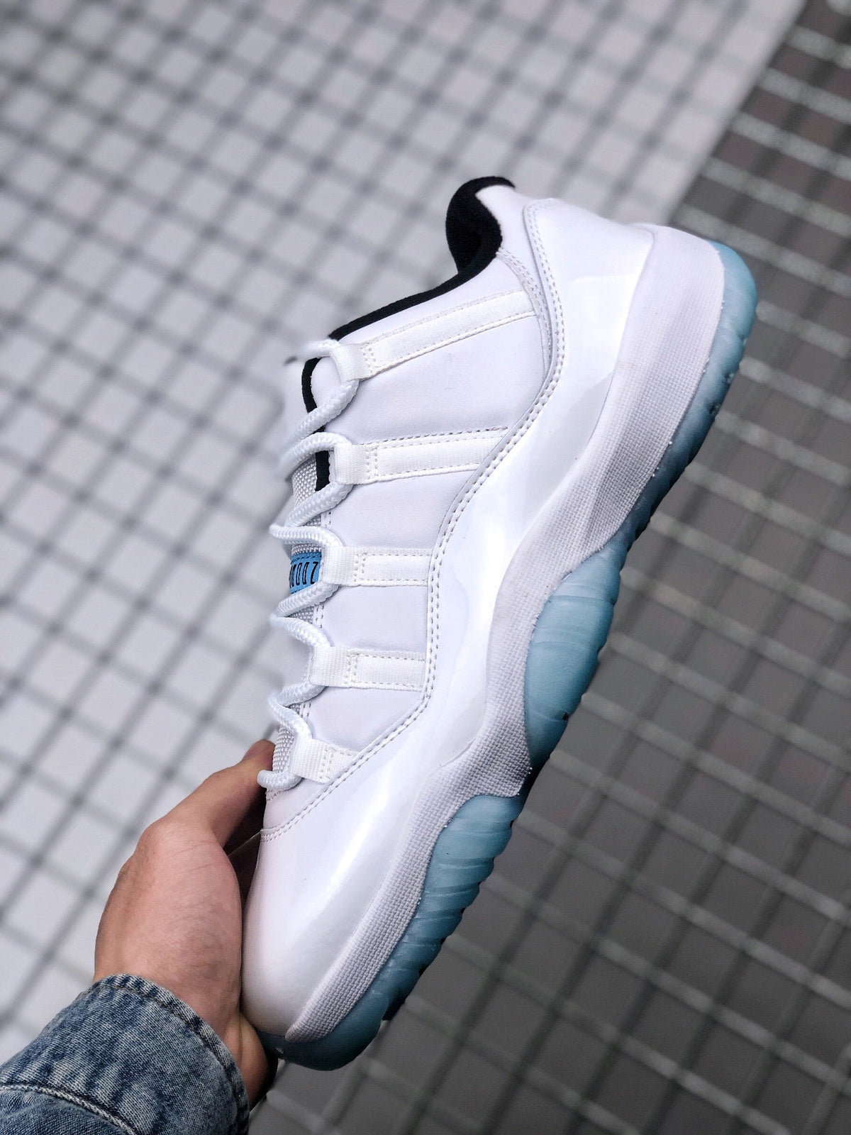 Air Jordan 11 Low Legend Blue Sneakers AV2187-117 - product image from the listing.