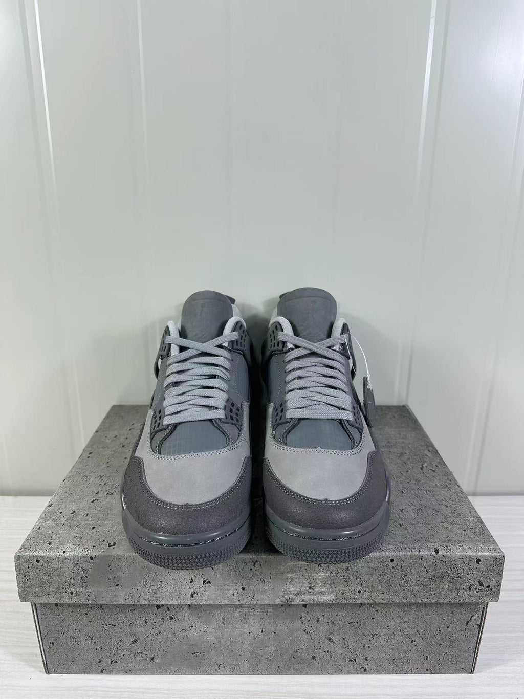 Air Jordan 4 Retro SE Paris Olympics Grey FQ7928-001 - product image from the listing.
