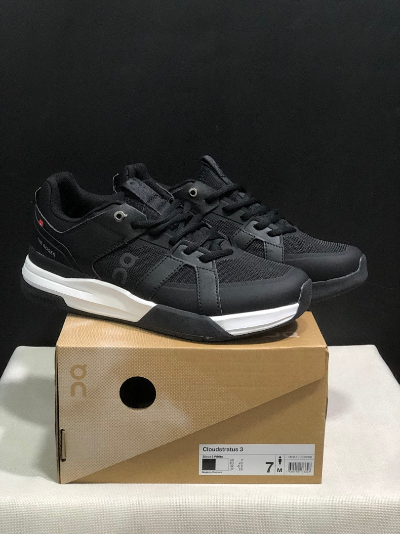 On The Roger Clubhouse Pro Sneakers in Black and White - product image from the listing.