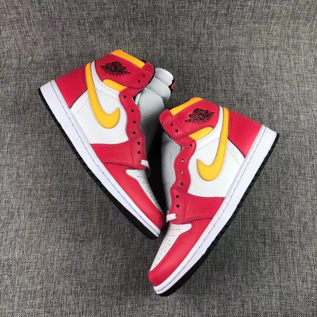 Air Jordan 1 High OG Light Fusion Red Sneakers 555088-603 - product image from the listing.