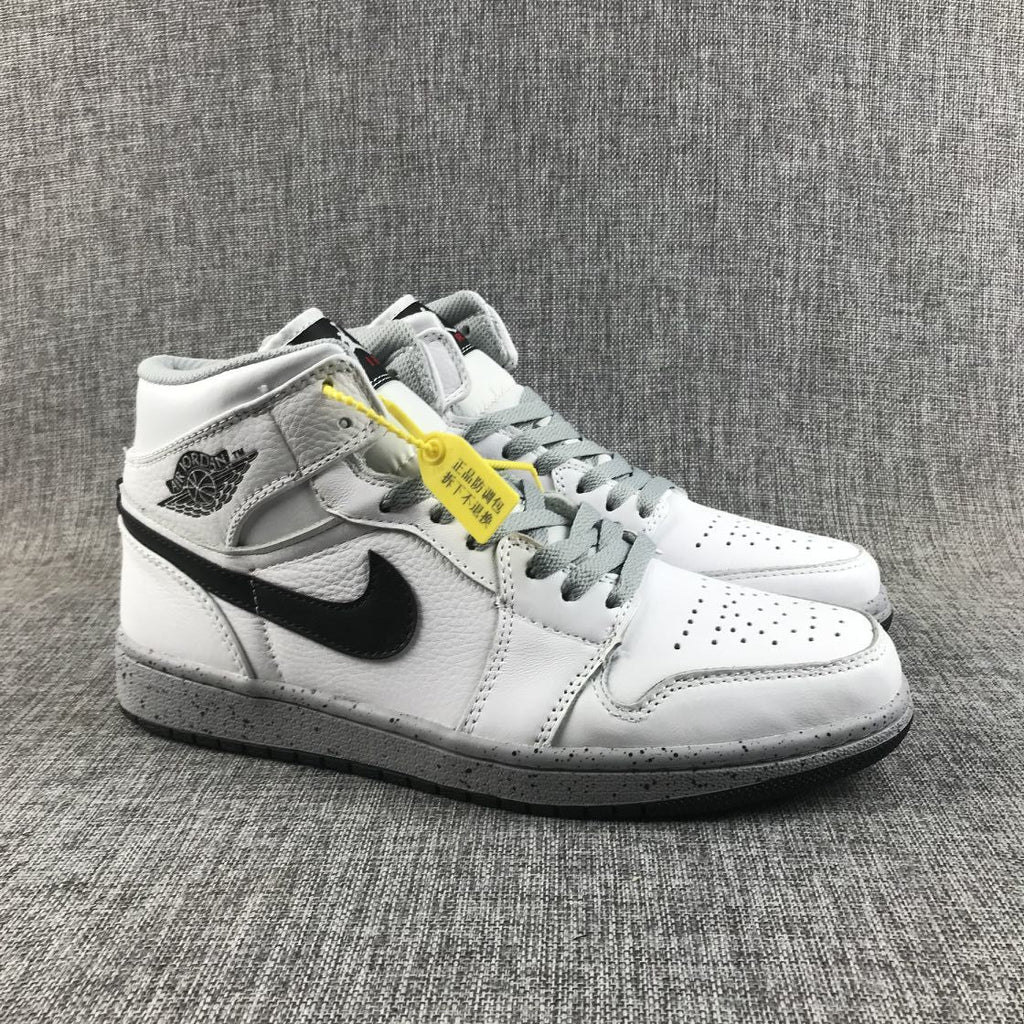 White Grey Dot Sneakers - Air Jordan 1 Retro High OG - product image from the listing.