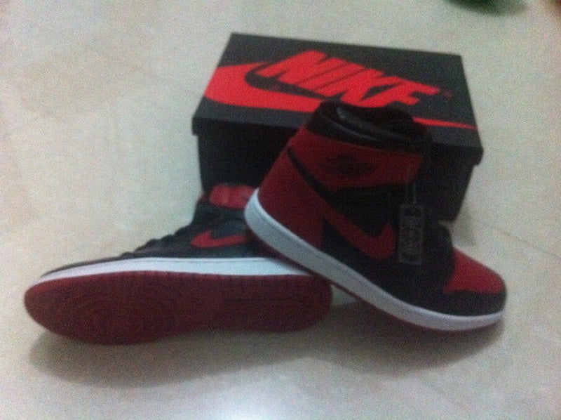 Men's Jordan 1 High Black Red Basketball Shoes 555088-123 - product image from the listing.