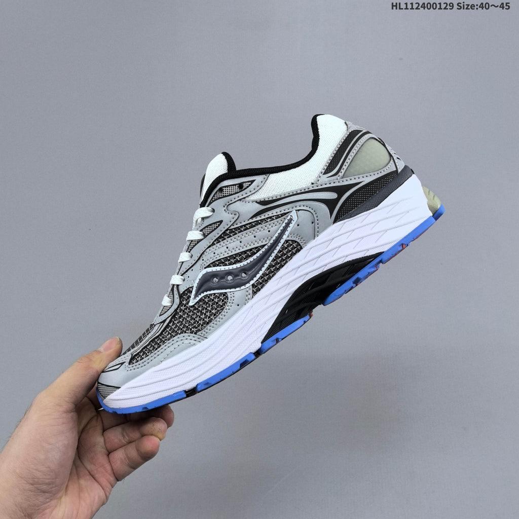 Saucony ProGrid Omni 9 Retro Sneakers for Running - product image from the listing.