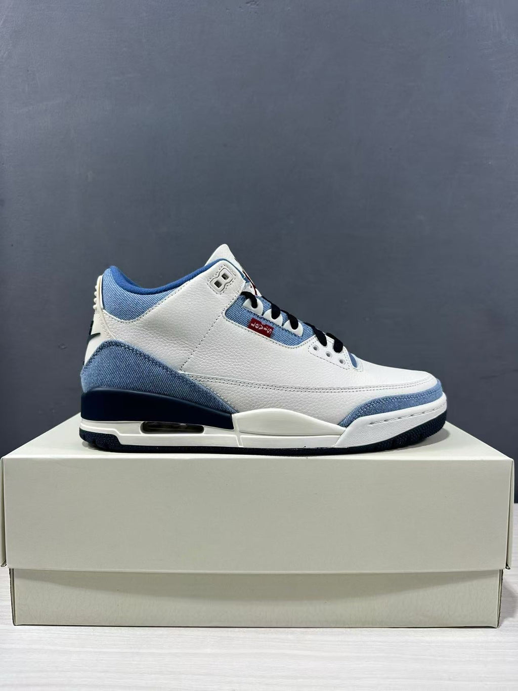 Air Jordan 3 Retro SP Sneakers White Blue IR0912-400 - product image from the listing.