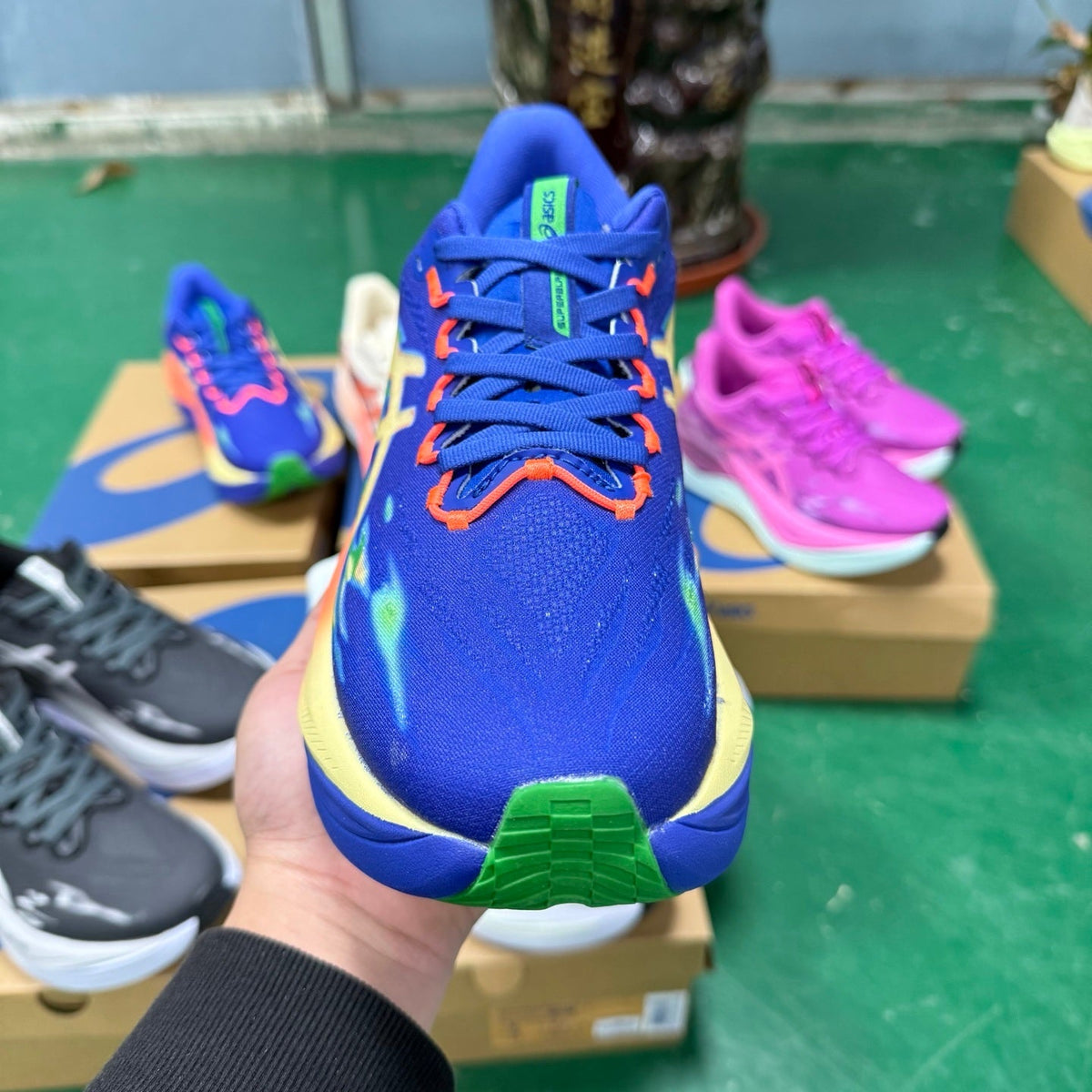 ASICS Novablast 5 LE Running Shoes in Royal Blue 1013A180-001 - product image from the listing.