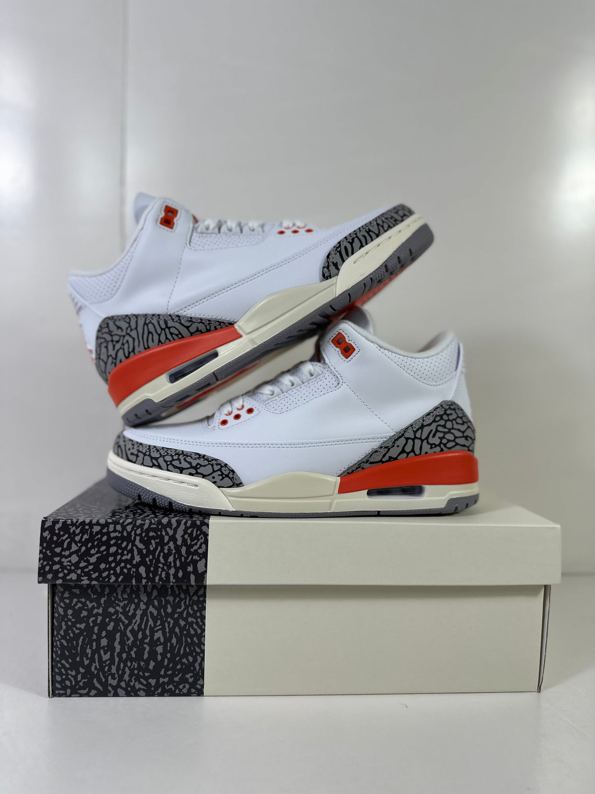 Air Jordan 3 Retro WMNS Georgia Peach Sneakers - product image from the listing.