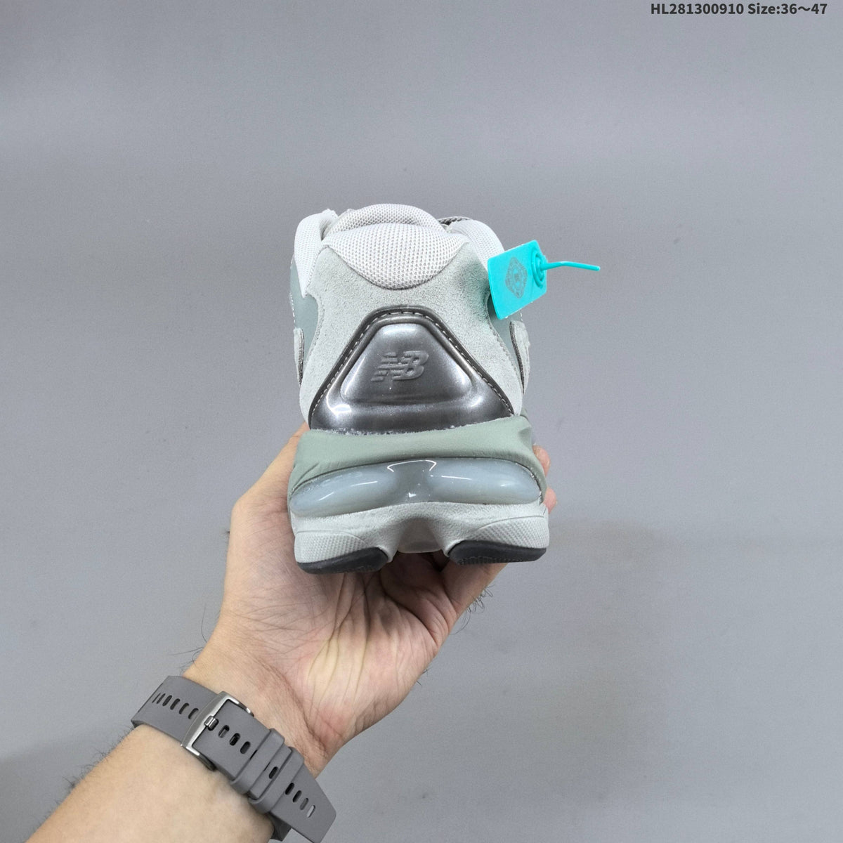 New Balance 983 Retro Trainers in Gray and Sage - product image from the listing.