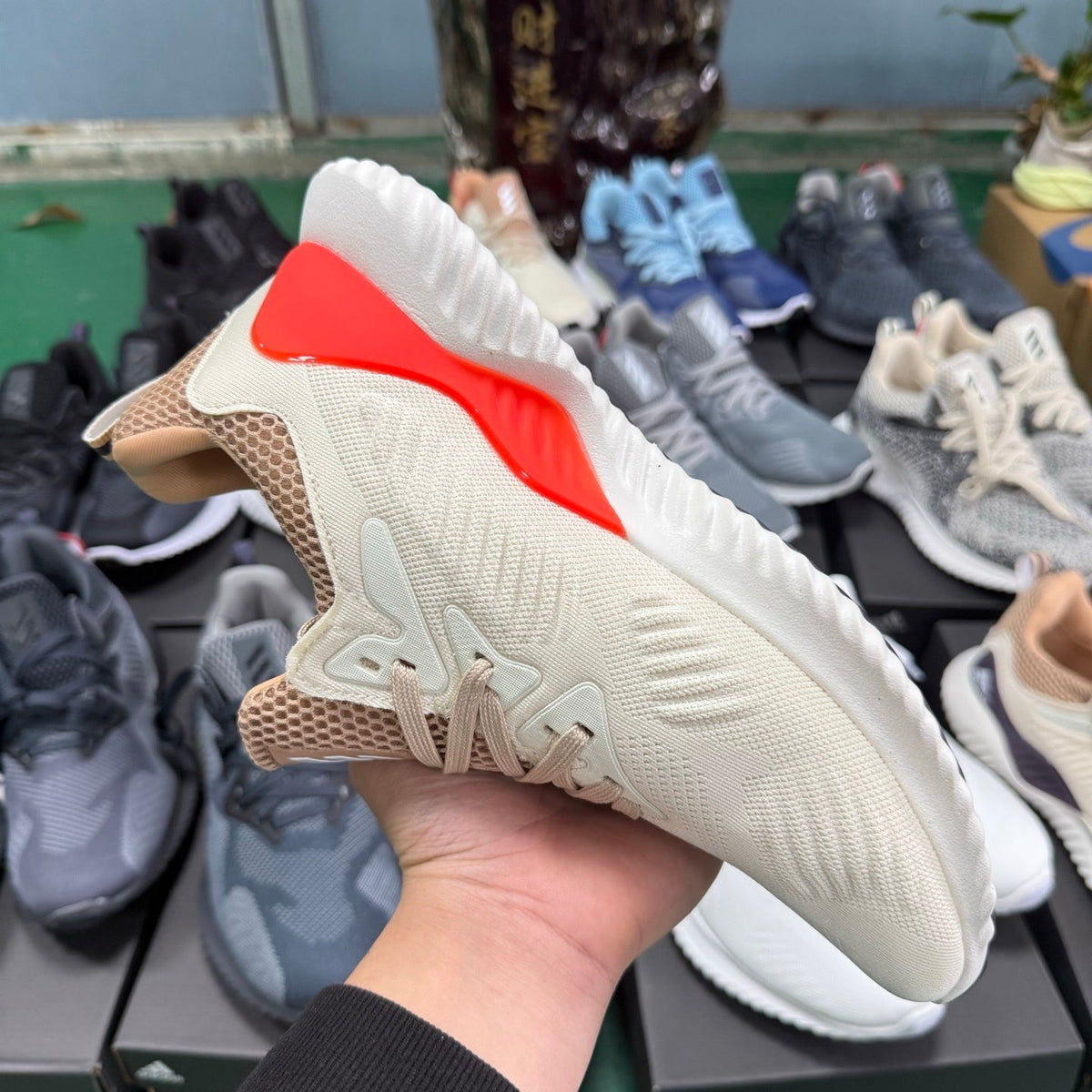 Adidas Alphabounce HPC AMS M Sneakers in Cream - product image from the listing.