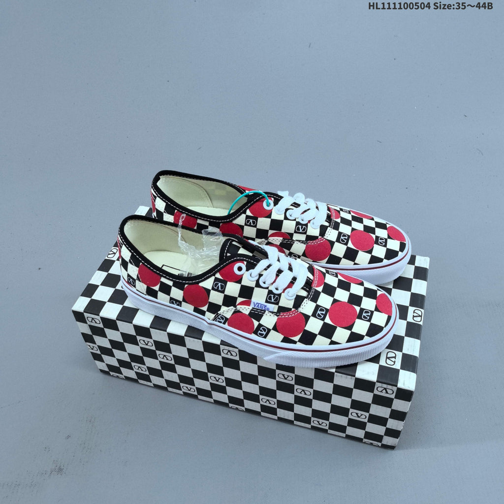 Vans Premium Old Skool 36 Patterned Low-Cut Sneakers - product image from the listing.