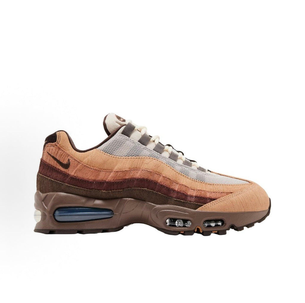 Big Bubble Oregon Ducks Lumber Yard - Nike Air Max 95 IQ3988-001 - product image from the listing.