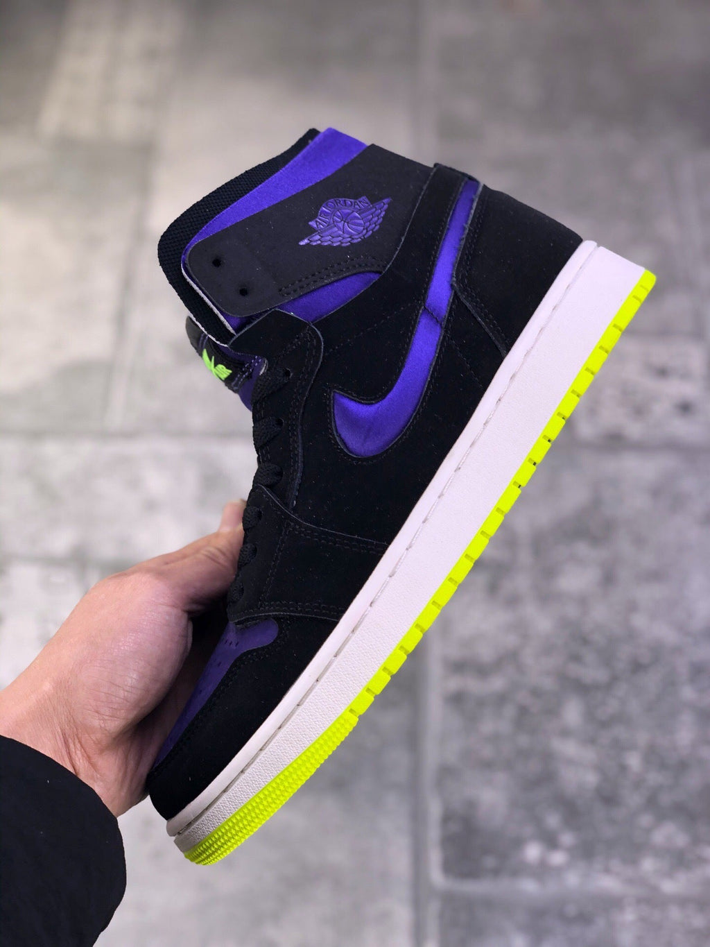 Nike Air Jordan 1 Zoom Air CMFT Lemon Venom Plum in Purple - product image from the listing.
