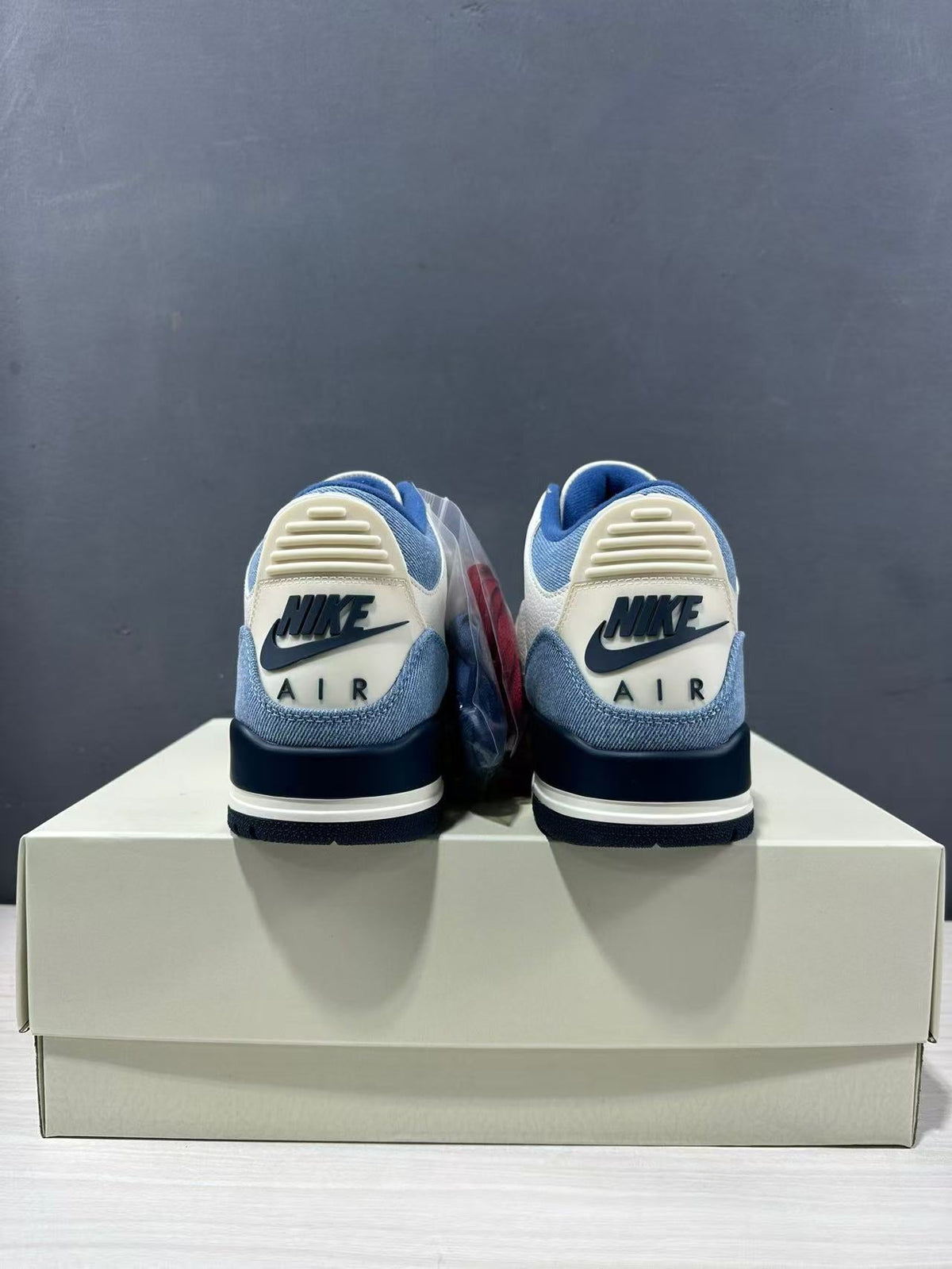Air Jordan 3 Retro SP Sneakers White Blue IR0912-400 - product image from the listing.