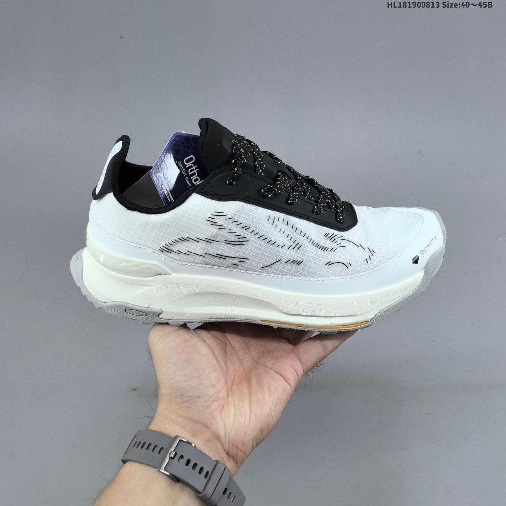 Kolon Sport EGG LITE DYNEEMA Low-Cut Hiking Shoes - product image from the listing.