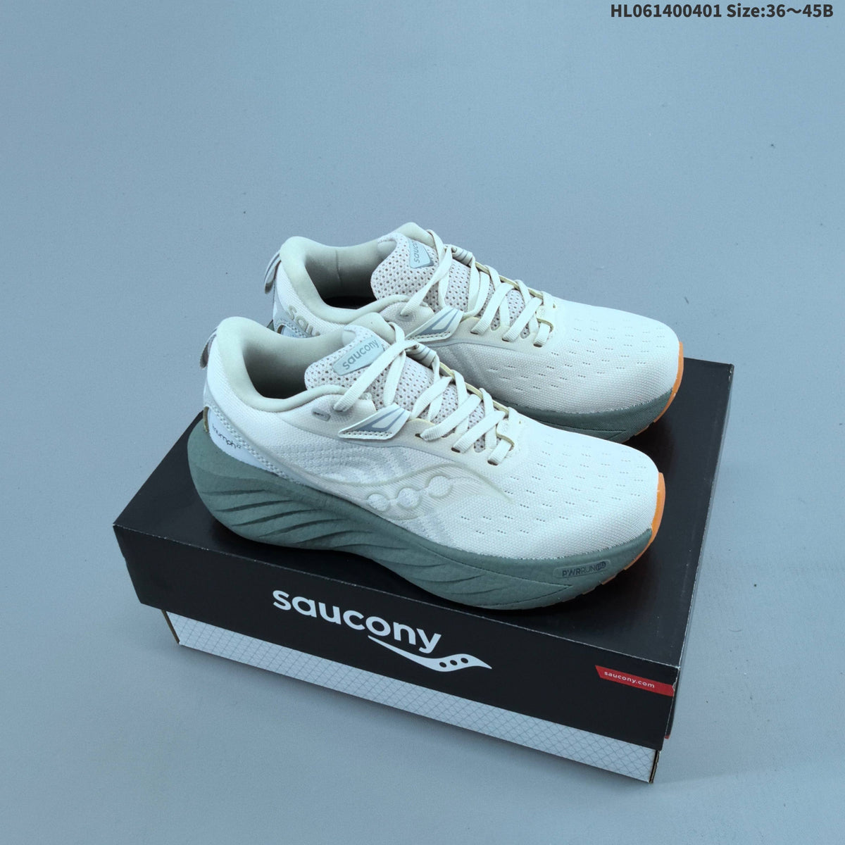Saucony Triumph 21 Shoes for Running - product image from the listing.