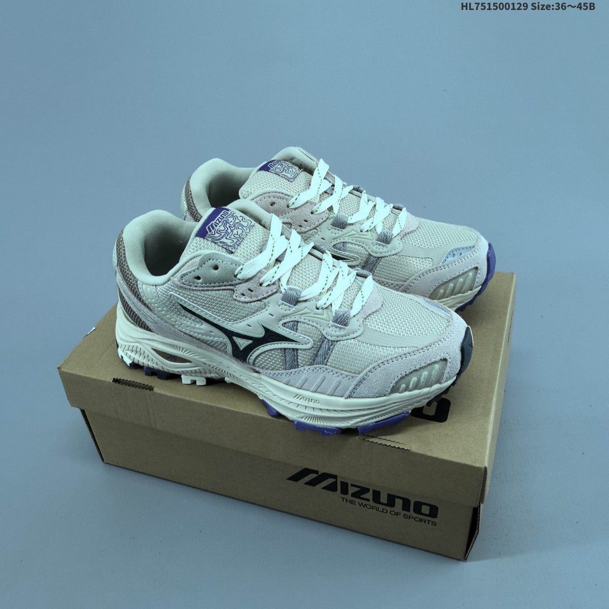 Mizuno Sportstyle Retro Sneakers for Running HL751500129 - product image from the listing.