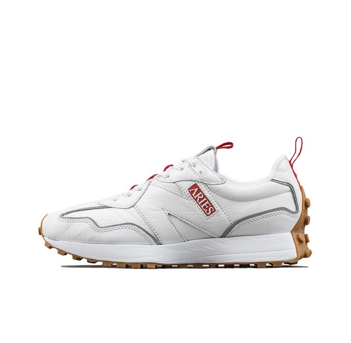 MS327AIR White Trail-Style Trainers - product image from the listing.