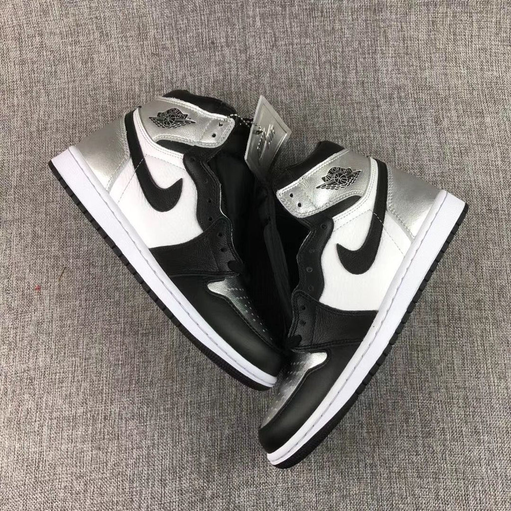 Air Jordan 1 Silver Toe High-Top Sneakers CD0461-001 - product image from the listing.