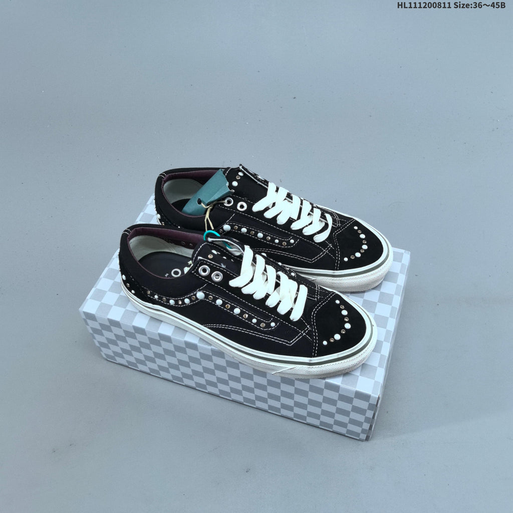 Vans Old Skool Platform Low-Top Sneakers, in Black and White - product image from the listing.