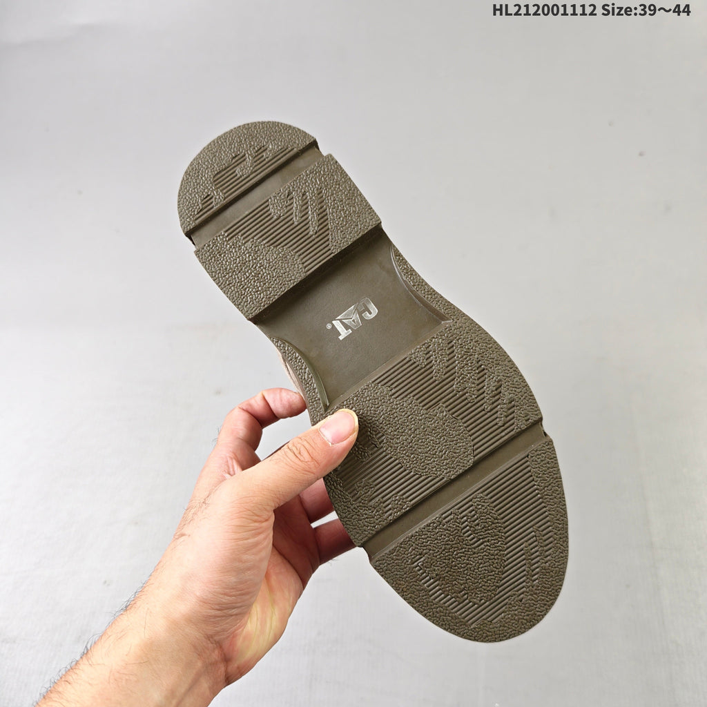 Footwear Beige Lace-Up Chukka Boots by CAT - product image from the listing.