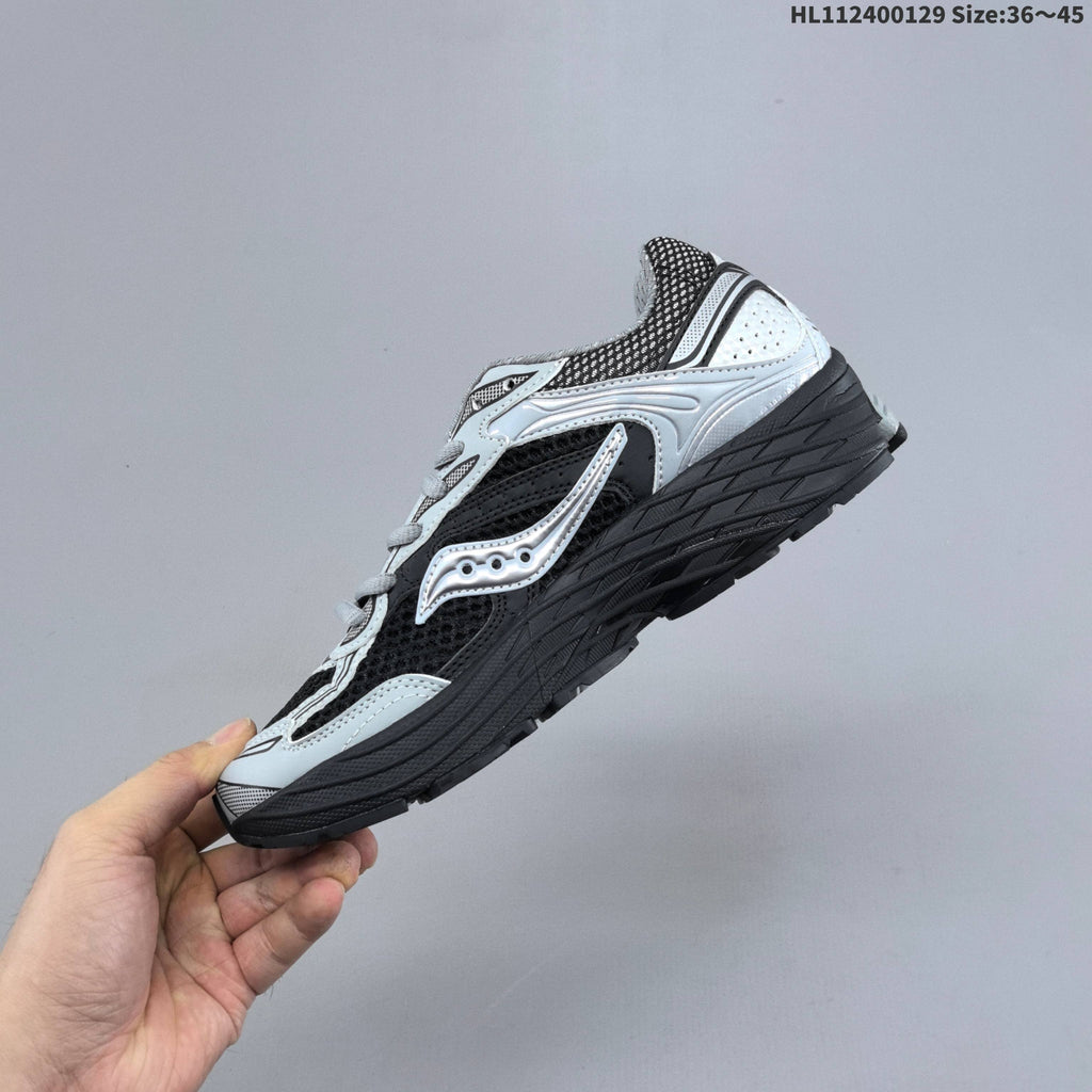 Saucony ProGrid Omni 9 Retro Sneakers for Running - product image from the listing.