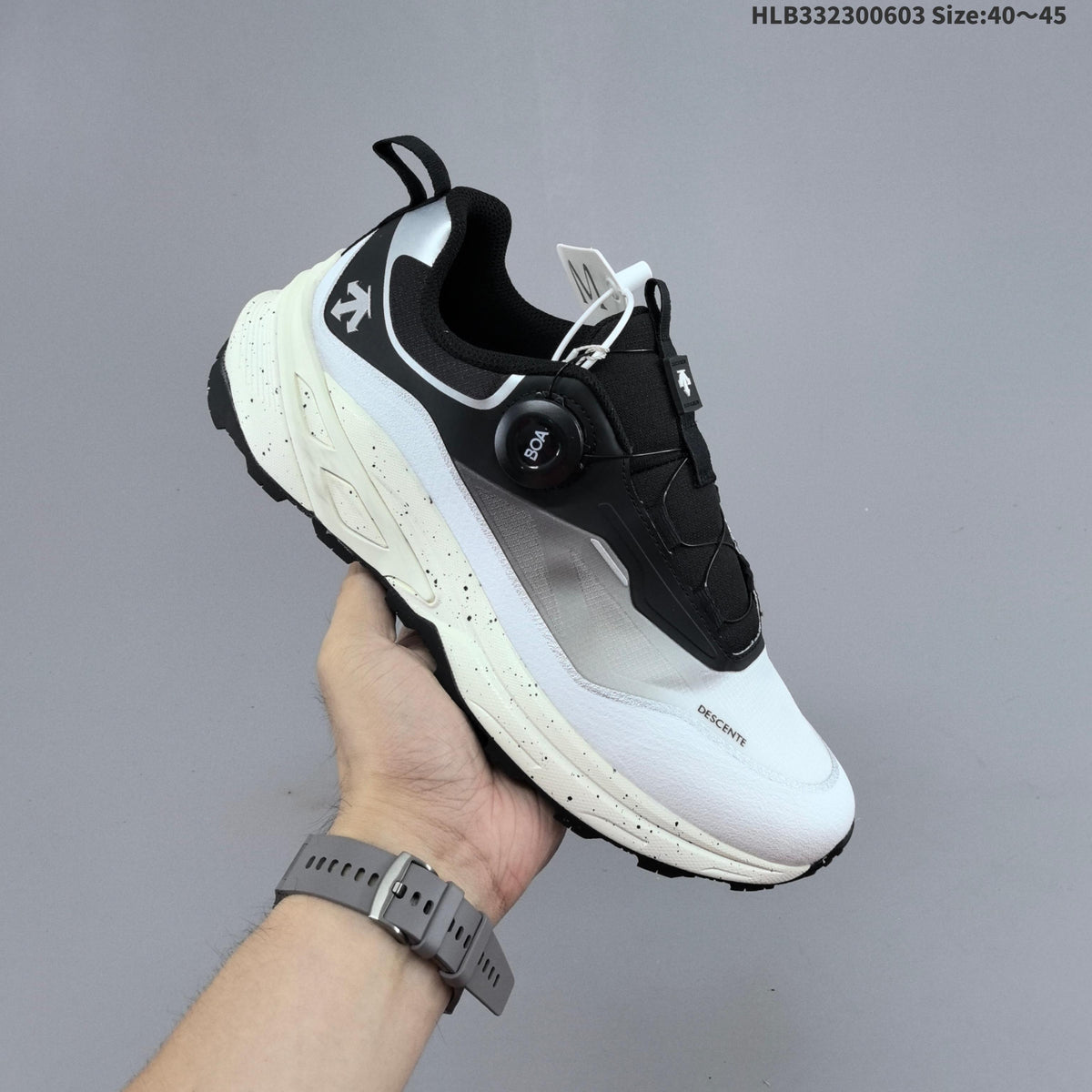 DESCENTE LAVITATE 3.0 WIRE GTX Low-Cut Sneakers - product image from the listing.