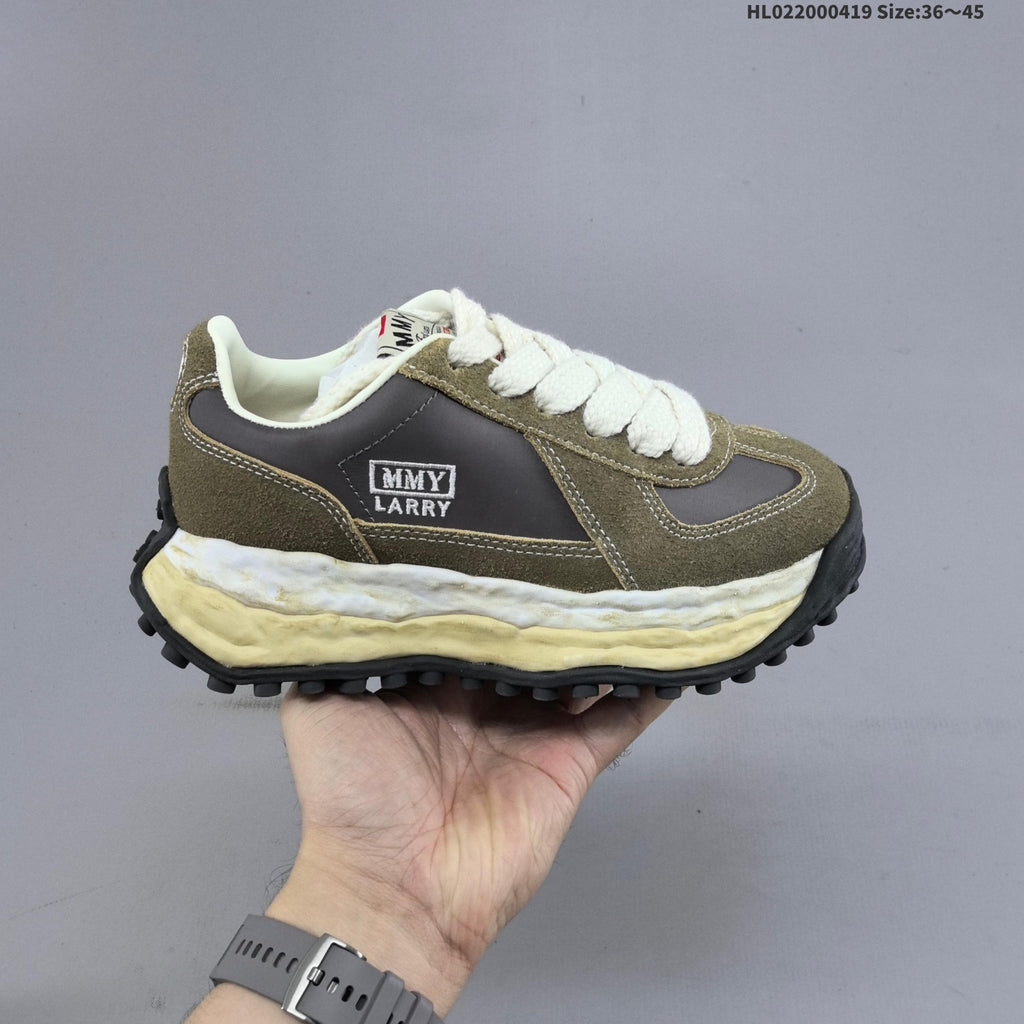 Olive Maison Mihara Yasuhiro Larry Low-Top Sneakers - product image from the listing.