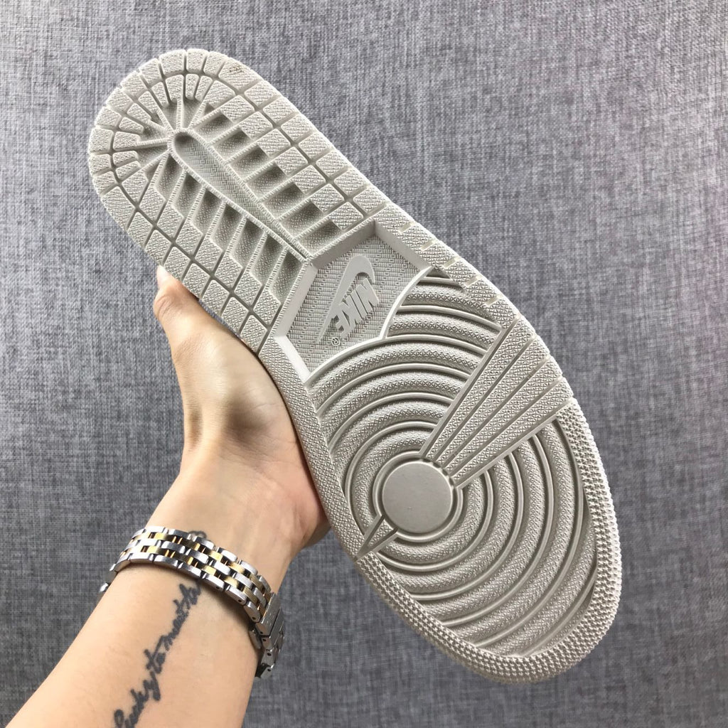 Jordan 1 Mid SE Sneakers in Grey Purple 852842-203 - product image from the listing.