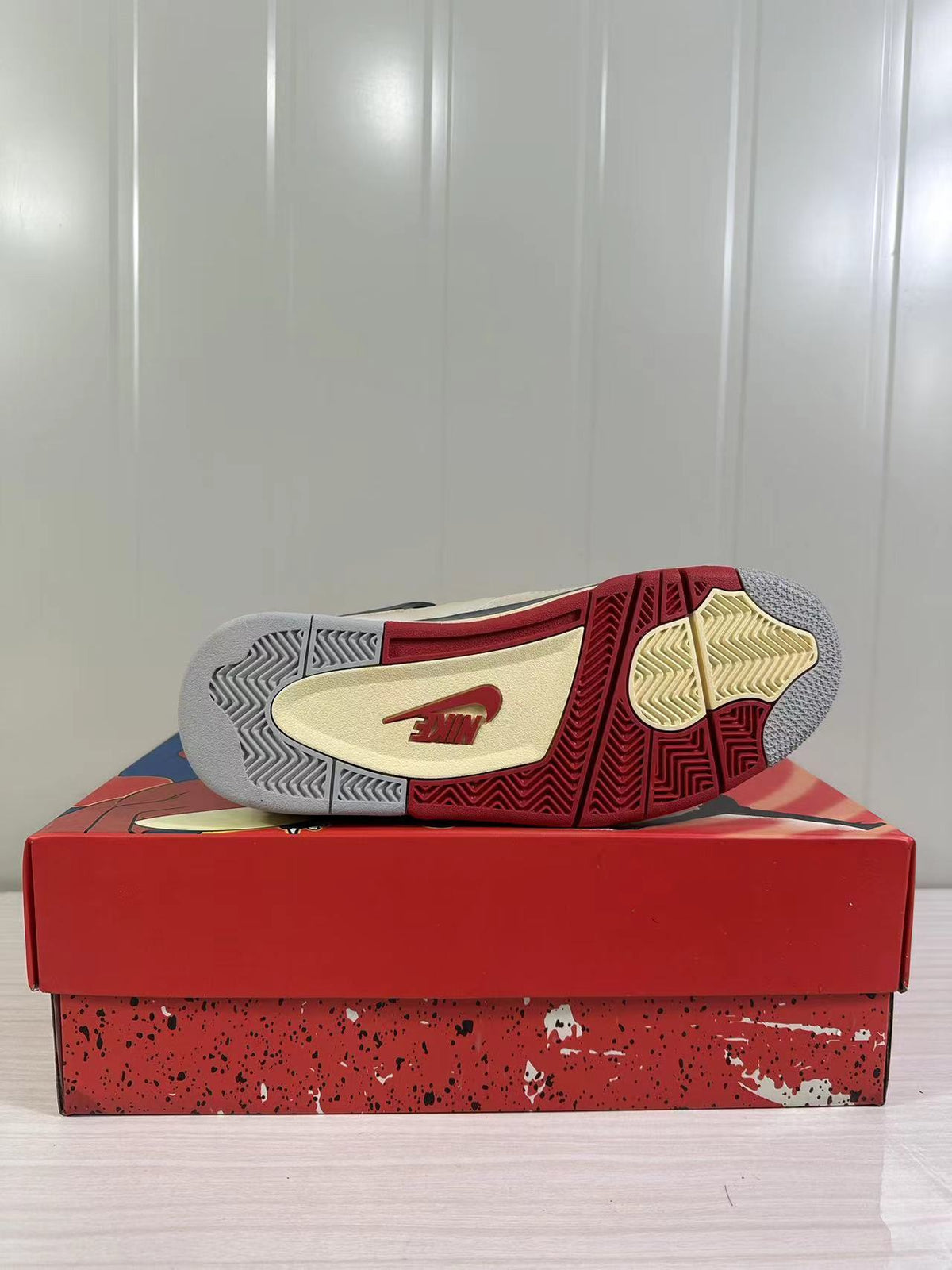 Air Jordan 4 Retro Off-White Red Black AQ9129-105 - product image from the listing.