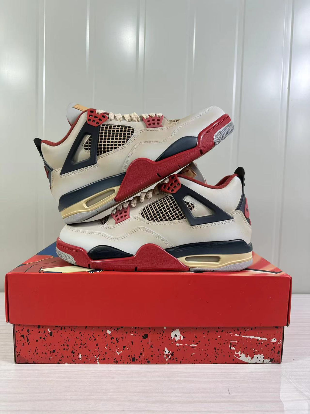 Air Jordan 4 Retro Off-White Red Black AQ9129-105 - product image from the listing.