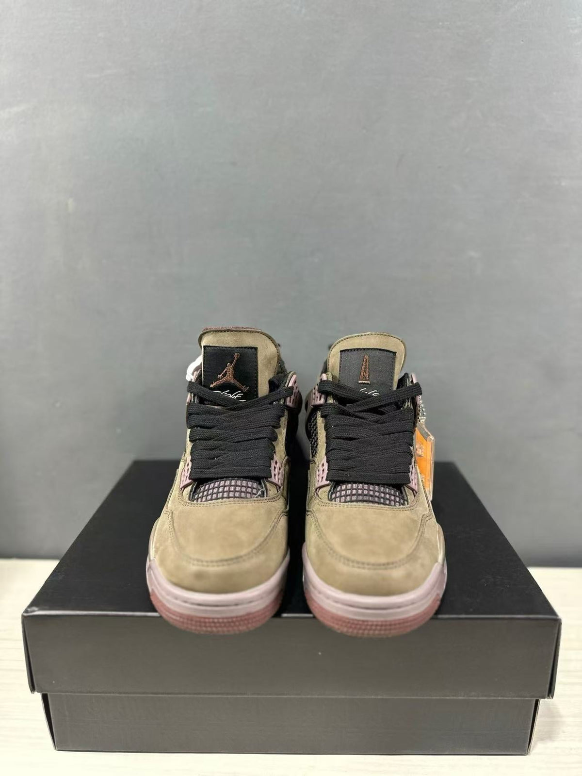 Air Jordan 4 Retro SP Dark Mocha Sneakers IF3102-200 - product image from the listing.