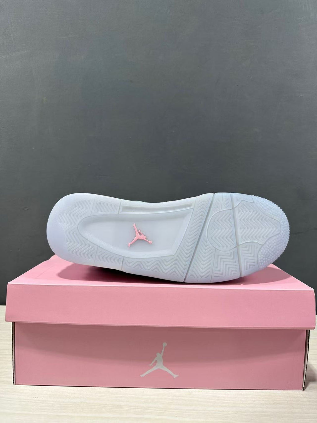 Air Jordan 4 Retro White Pink Green IB7068-100 - product image from the listing.