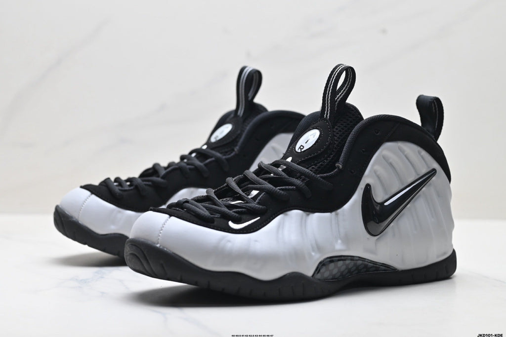 Nike Air Foamposite One Penny Hardaway Black White Trainers - product image from the listing.