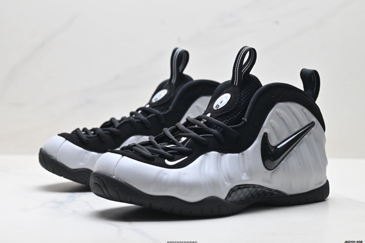 Nike Air Foamposite One Penny Hardaway Black White Trainers - product image from the listing.
