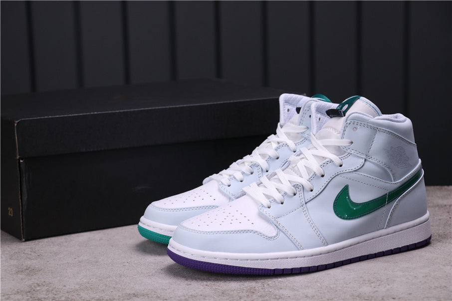 Nike Hoops Sneakers - Air Jordan 1 Mid SE CW5853-100 - product image from the listing.