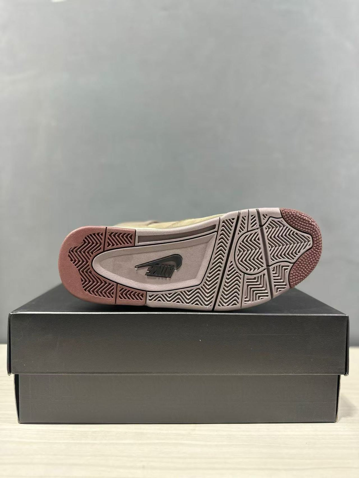 Air Jordan 4 Retro SP Dark Mocha Sneakers IF3102-200 - product image from the listing.