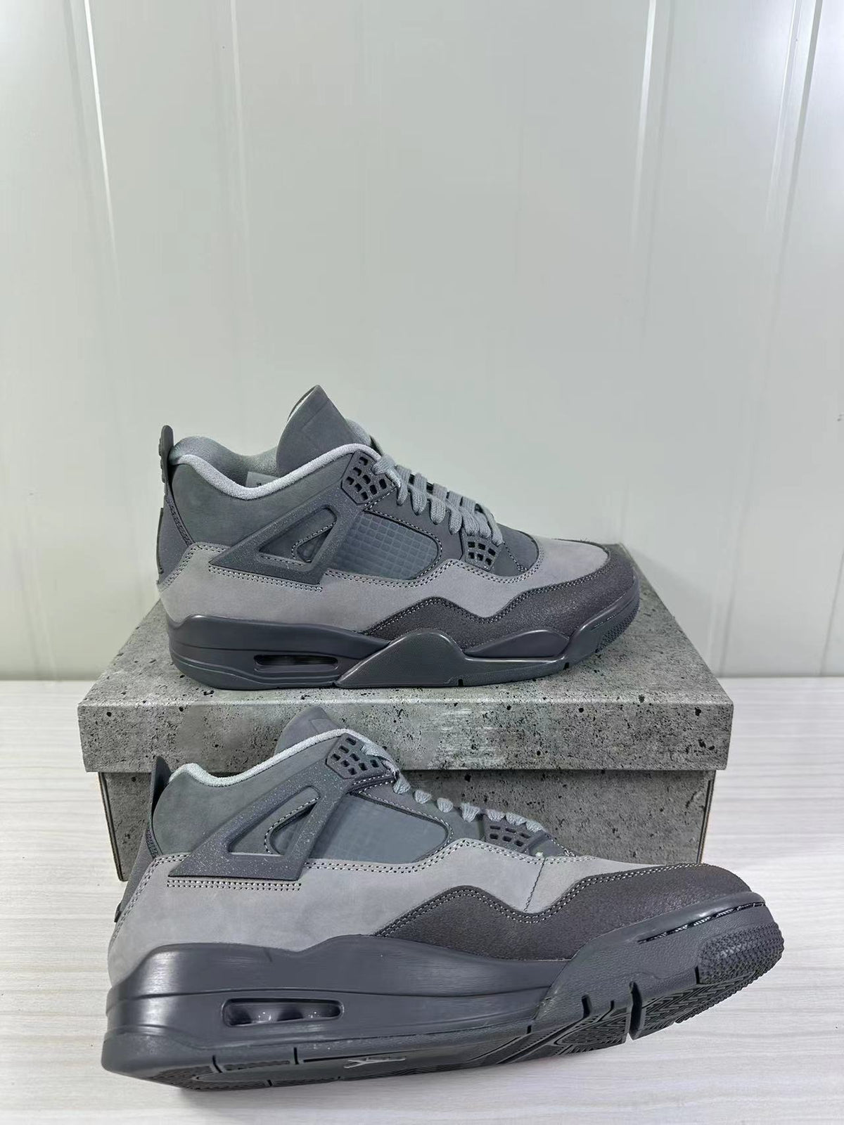 Air Jordan 4 Retro SE Paris Olympics Grey FQ7928-001 - product image from the listing.