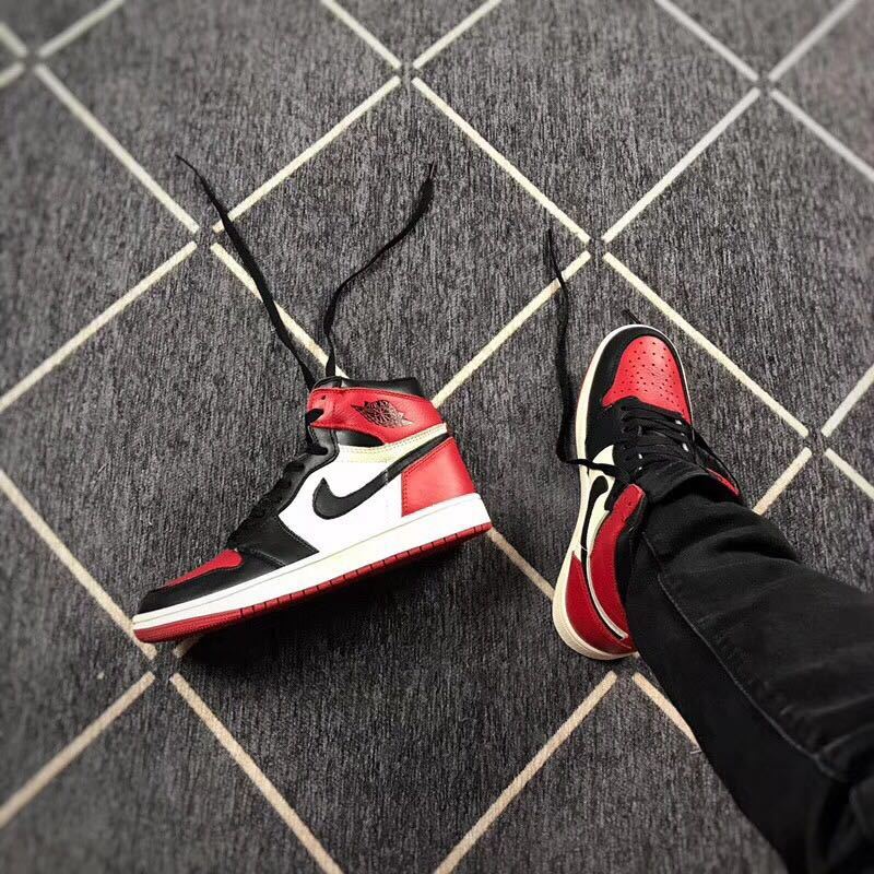 Black Red Toe Sneakers - Air Jordan 1 High - product image from the listing.