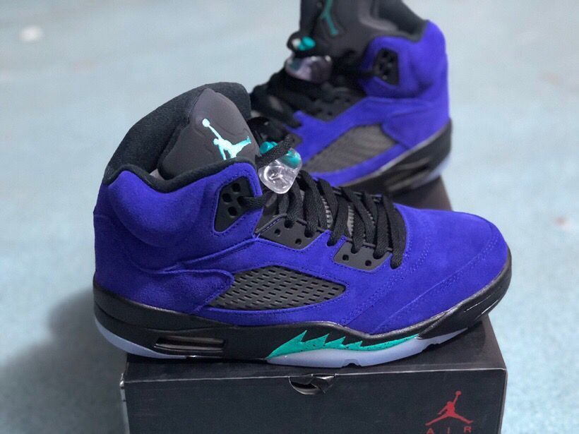 Jordan 5 Retro Sneakers in Purple Black - product image from the listing.