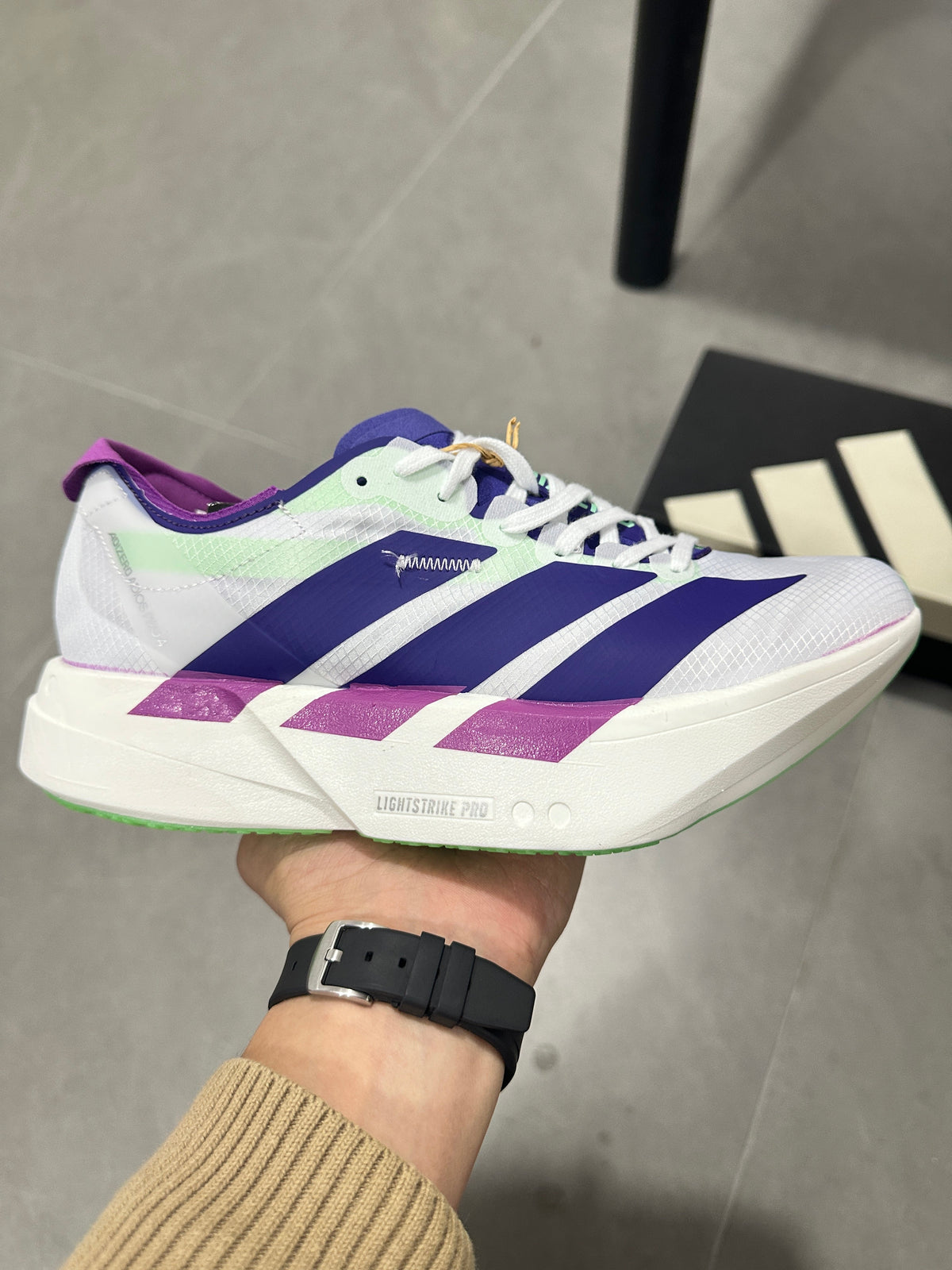 Nike ZoomX Invincible Run 3 in White Purple JR1656 - product image from the listing.