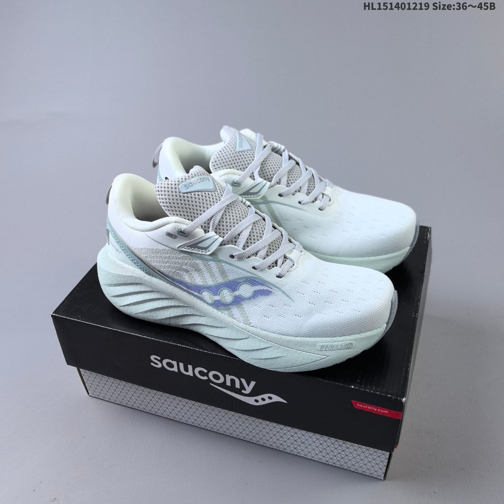 Saucony Triumph 22 Shoes for Running - product image from the listing.