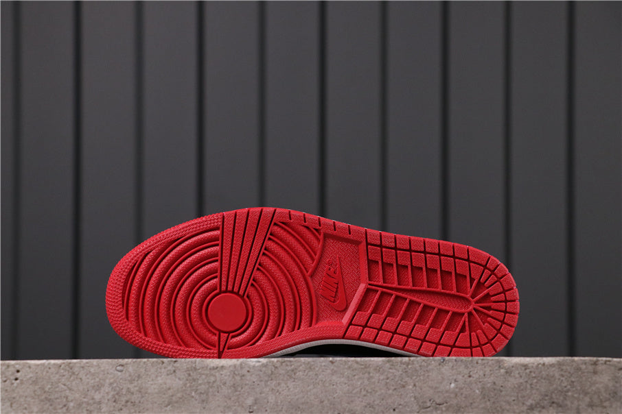UNC to Chicago Sneakers - Air Jordan 1 High CD0461-046 - product image from the listing.