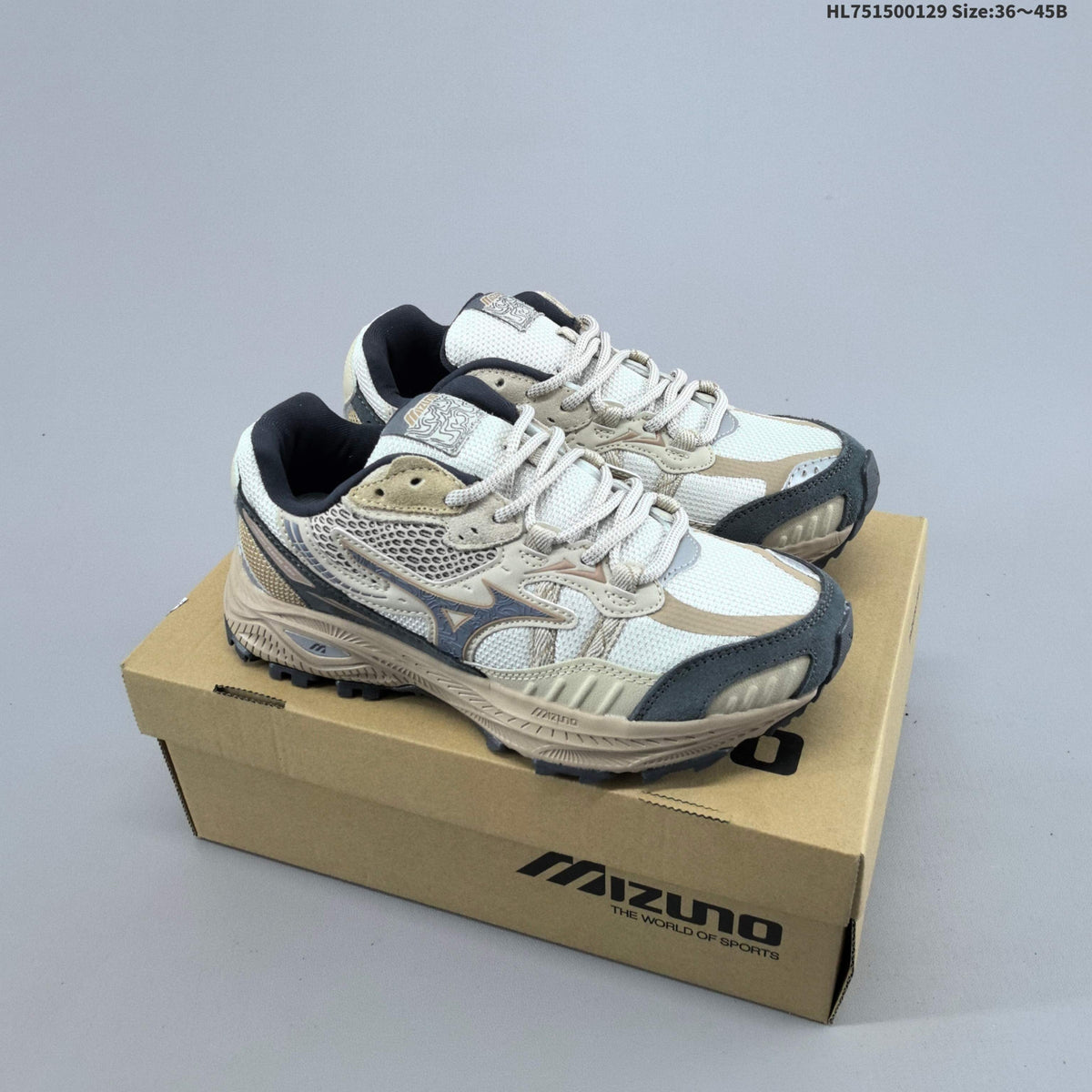 Mizuno Sportstyle Retro Sneakers for Running HL751500129 - product image from the listing.