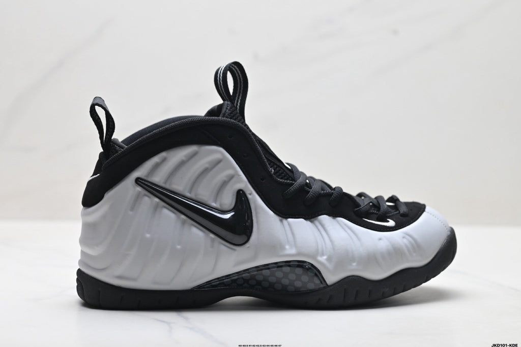 Nike Air Foamposite One Penny Hardaway Black White Trainers - product image from the listing.