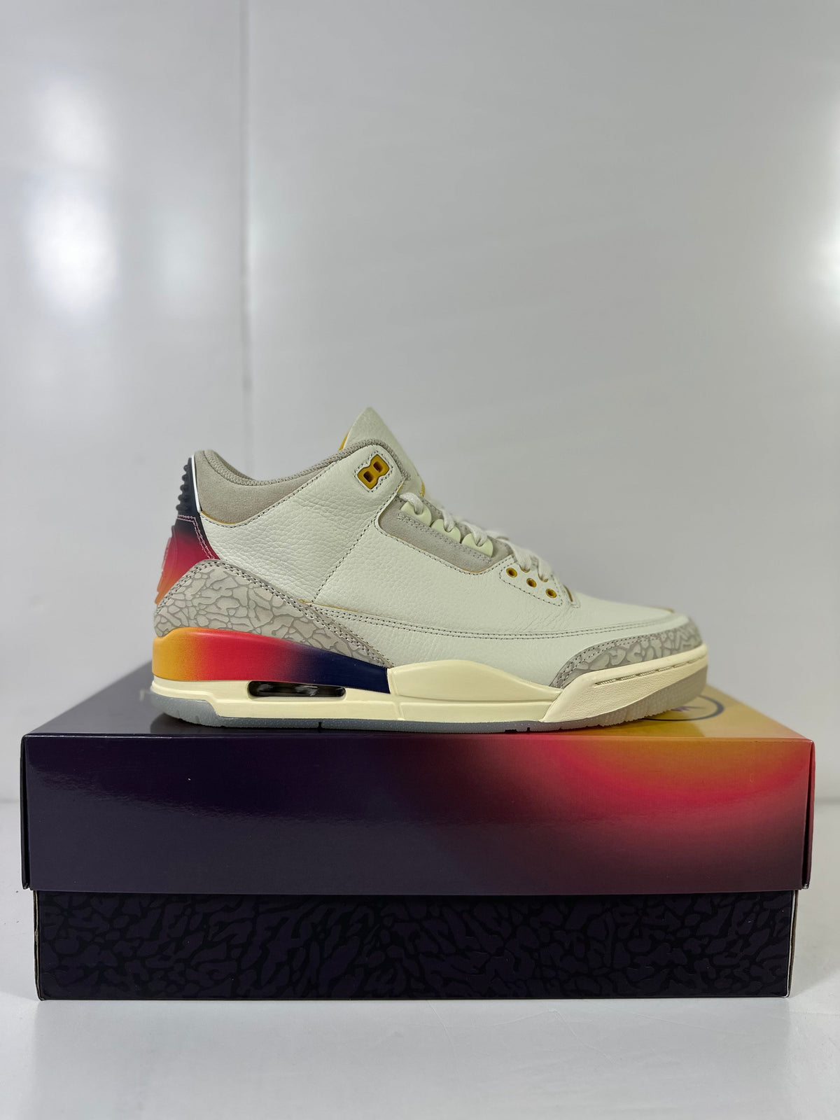 J Balvin x Jordan Air Jordan 3 Retro SP Trainers FN0344-901 - product image from the listing.
