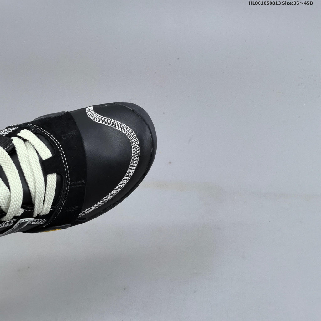 Black New Balance MT10O6NW Low-Profile Sneakers - product image from the listing.