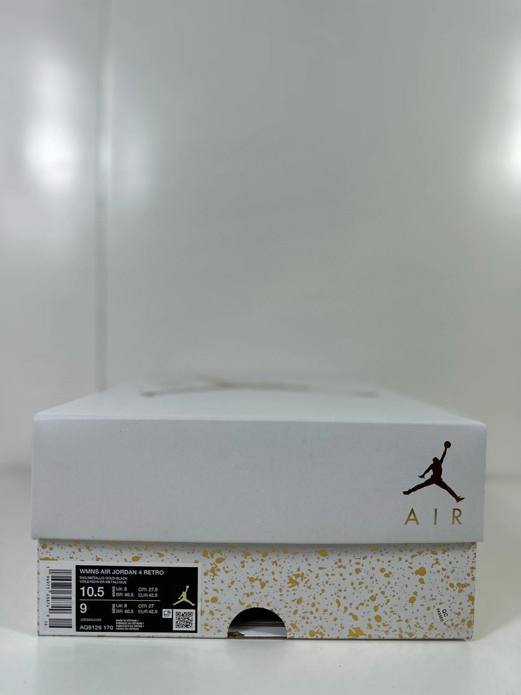 Air Jordan 4 Metallic Gold Sneakers White AQ9129-170 - product image from the listing.