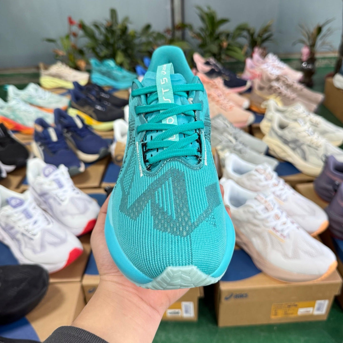 ASICS NOVABLAST 5 LE Running Shoes Lake in Blue - product image from the listing.