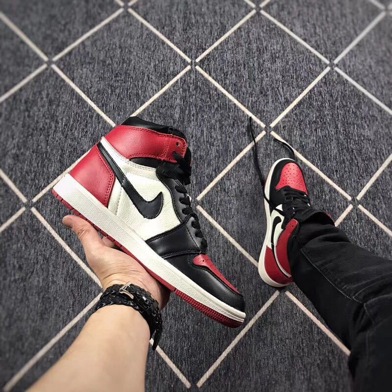 Black Red Toe Sneakers - Air Jordan 1 High - product image from the listing.