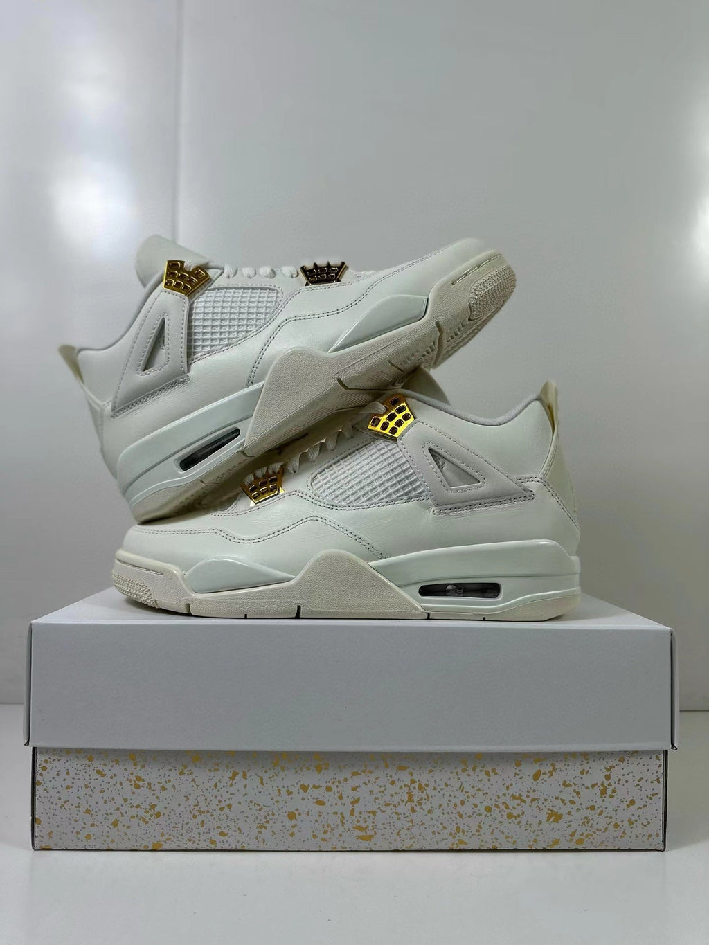Air Jordan 4 Metallic Gold Sneakers White AQ9129-170 - product image from the listing.