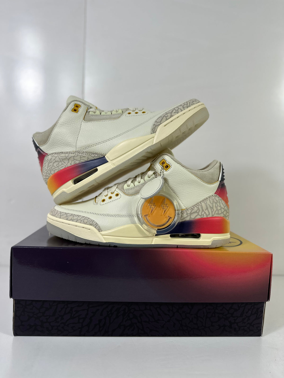 J Balvin x Jordan Air Jordan 3 Retro SP Trainers FN0344-901 - product image from the listing.